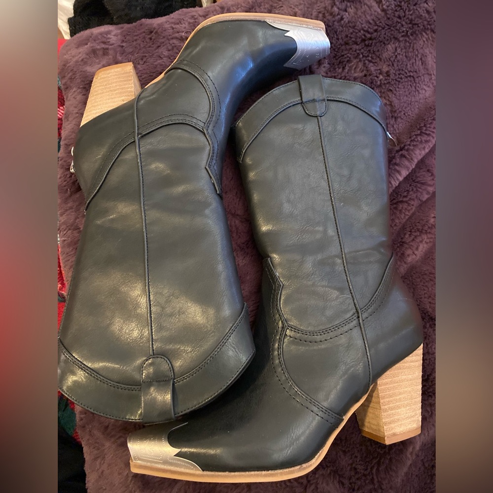 FP Brayden dupes, super comfy and excellently stylish! Never worn BN!